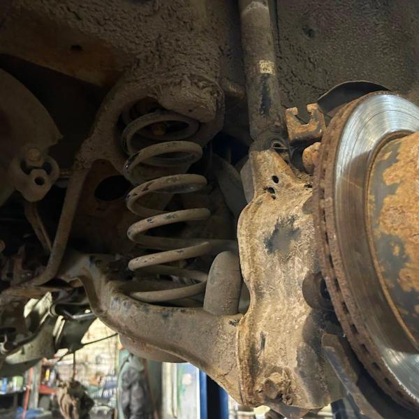 Zamena Salentblokov Zadnej Podveski Mazda Cx 7 3