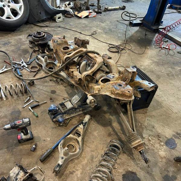 Zamena Salentblokov Zadnej Podveski Mazda Cx 7 5