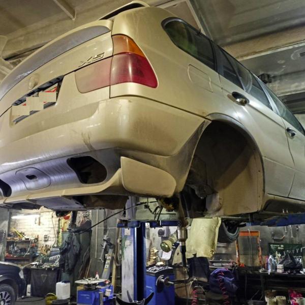 Замена заднего подрамника BMW X5