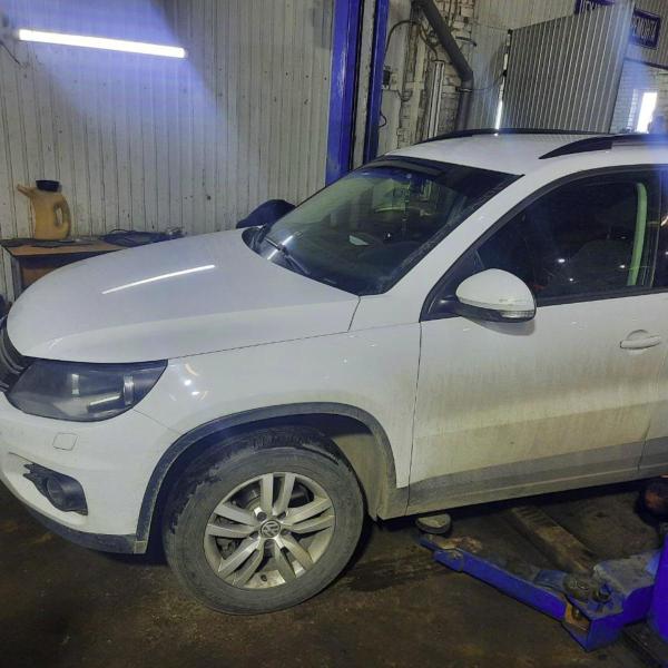 Замена нижних рычагов Volkswagen Tiguan