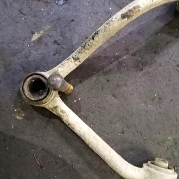 Zamena Sharovoj Opory Kia Sorento 4